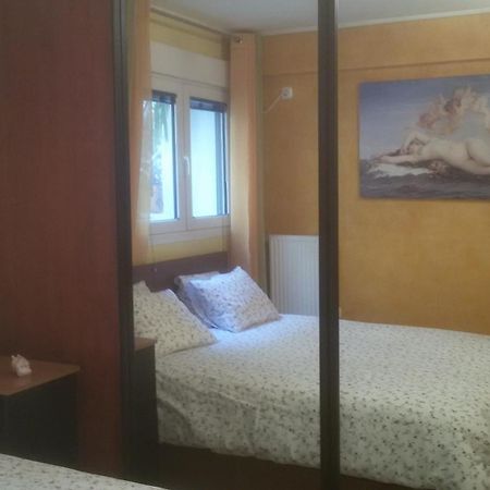 Quiet Apartment In Plaka Athens Exterior photo